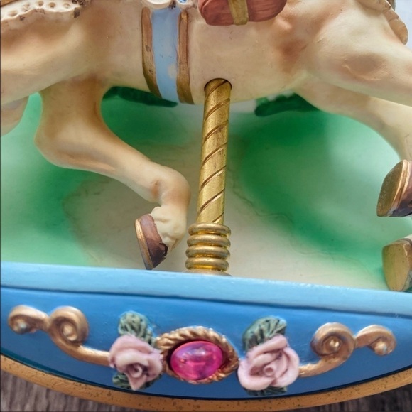 Music box Bradford exchange Carousel Daydream horse slept away 1984 vintage - Picture 5 of 7